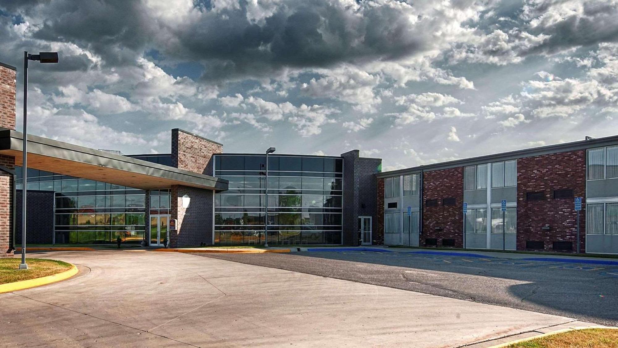 弗格斯福尔斯丽怡酒店 Fergus Falls 外观 照片