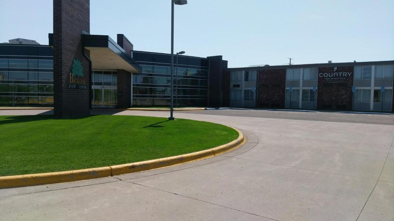 弗格斯福尔斯丽怡酒店 Fergus Falls 外观 照片