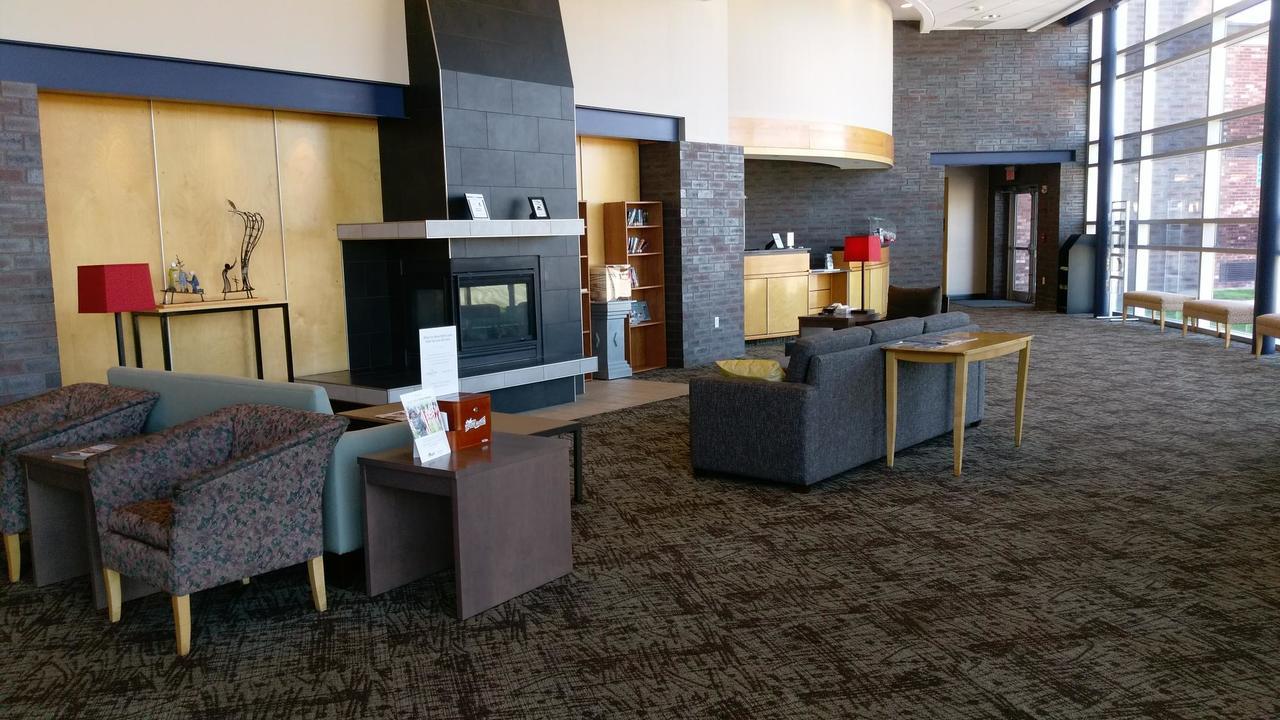 弗格斯福尔斯丽怡酒店 Fergus Falls 外观 照片
